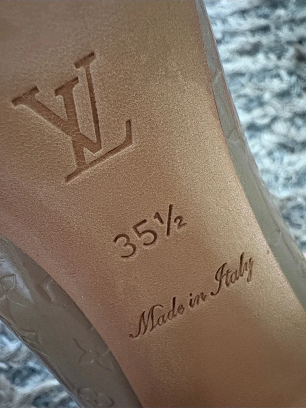 Louis Vuitton Beige Patent Leather Pointed Toe Pumps with Gold Cap Detail 35.5